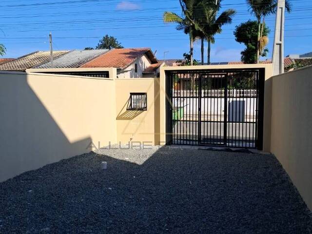 #001 - Casa para Venda em Balneário Piçarras - SC
